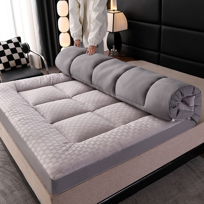 91家纺网 家纺一手货源 找家纺 2024新款亲肤舒适石墨烯羊毛床褥 澳洲羊毛灰