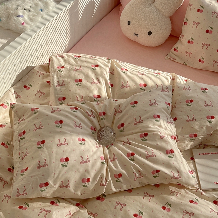 91家纺网 家纺一手货源 找家纺 尺素 2025年春夏新款全棉卡通四件套纯棉双人被套纯色床单床笠三件套儿童床上用品 樱桃红了 裸粉