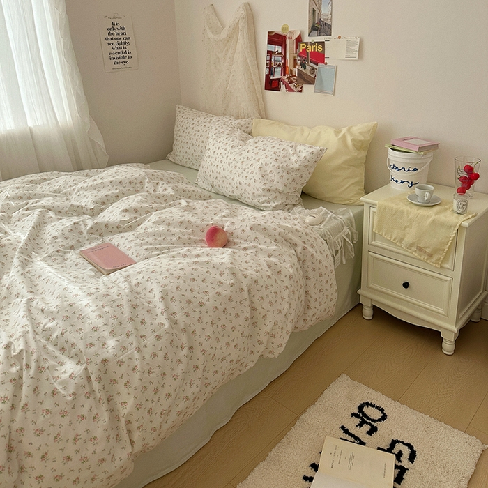 91家纺网 家纺一手货源 找家纺 尺素 2024新款韩国纯棉ins风小碎花四件套花卉田园被套纯色加大床单1.8床笠混搭风纯色印花枕套 花迹（冰沙绿）