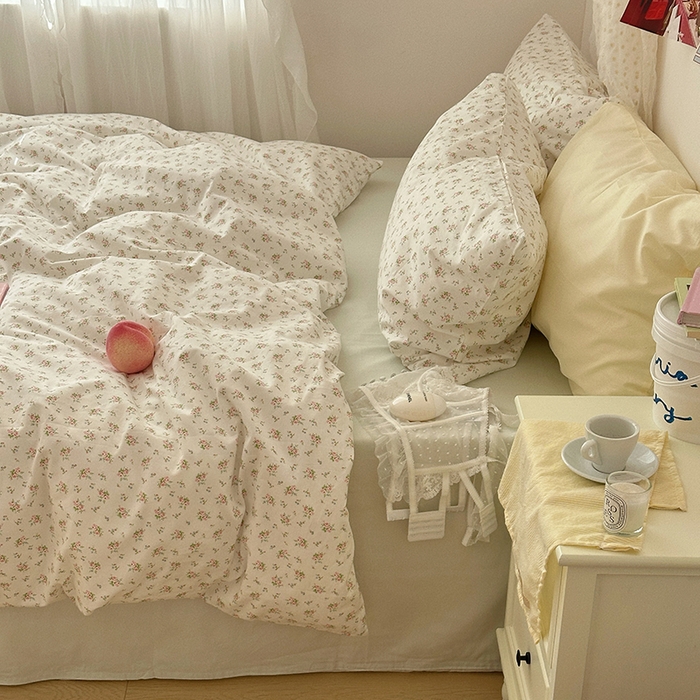 91家纺网 家纺一手货源 找家纺 尺素 2024新款韩国纯棉ins风小碎花四件套花卉田园被套纯色加大床单1.8床笠混搭风纯色印花枕套 花迹（冰沙绿）