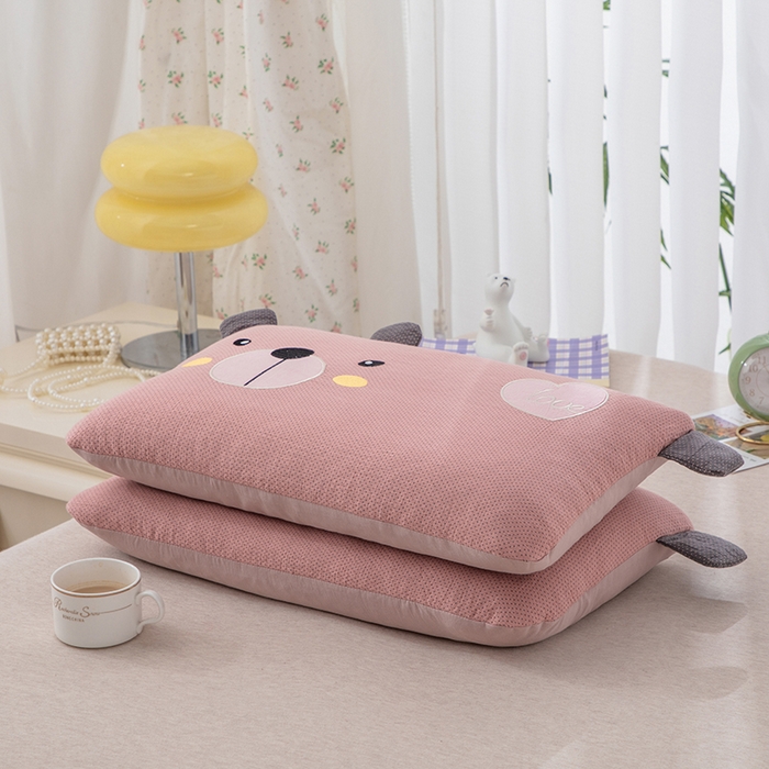 91家纺网 家纺一手货源 找家纺 织布人 2024新款荞麦枕儿童学生卡通全棉双层纱萌萌熊枕套+荞麦枕芯 双层纱萌萌熊荞麦枕-粉色