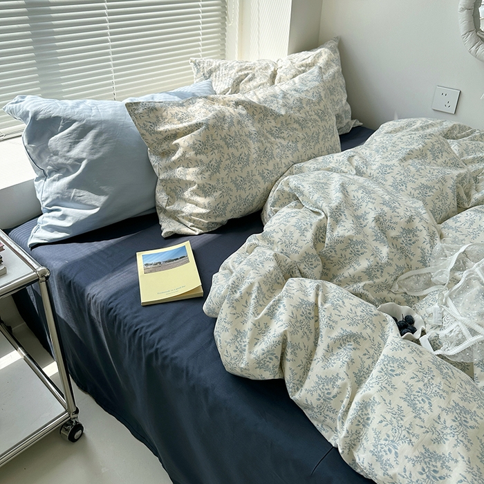 91家纺网 家纺一手货源 找家纺 尺素 2024韩国ins风少女粉被套纯棉卡通四件套小清新蝴蝶结被套240*250床单学生宿舍三件套 散文诗（藏青）