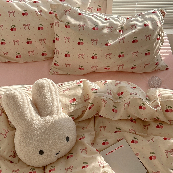 91家纺网 家纺一手货源 找家纺 尺素 2025年春夏新款全棉卡通四件套纯棉双人被套纯色床单床笠三件套儿童床上用品 樱桃红了 裸粉