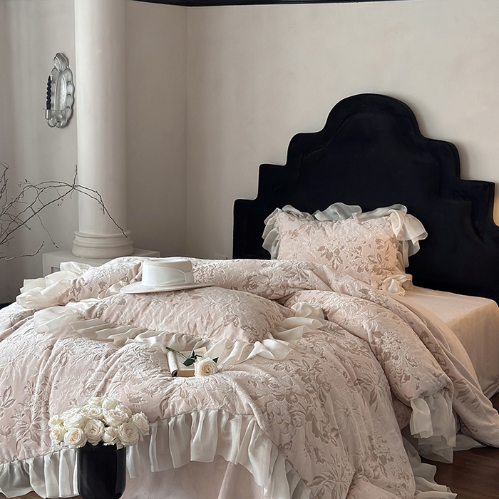 91家纺网 家纺一手货源 找家纺 （总）MIU缪家居 2024新款雕花牛奶绒四件套-暮光