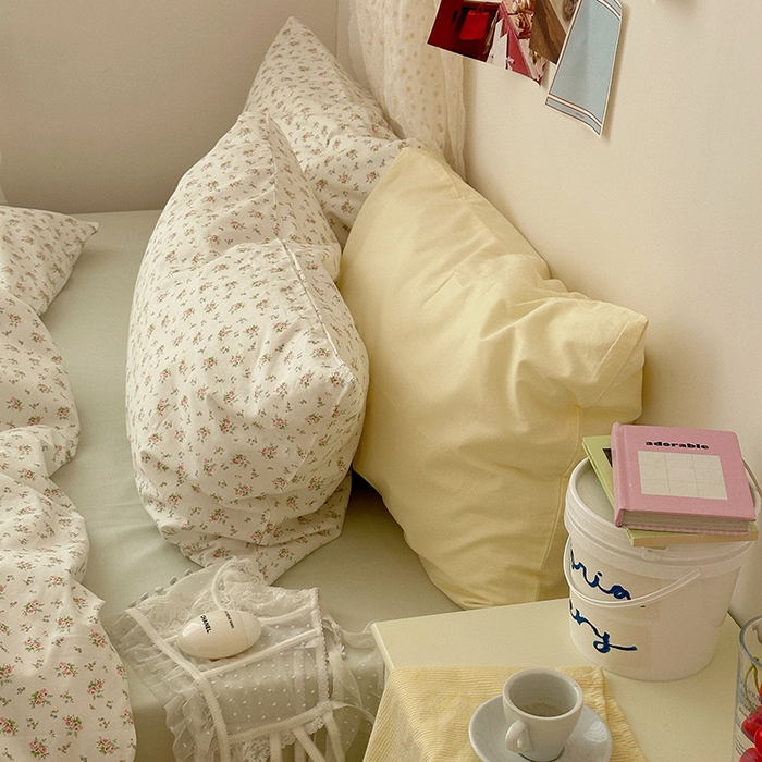 91家纺网 家纺一手货源 找家纺 尺素 2024新款韩国纯棉ins风小碎花四件套花卉田园被套纯色加大床单1.8床笠混搭风纯色印花枕套 花迹（冰沙绿）