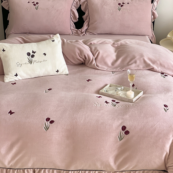 91家纺网 家纺一手货源 找家纺 MIU缪家居 2024新款厚实保暖牛奶绒四件套-挚爱 挚爱-豆沙粉