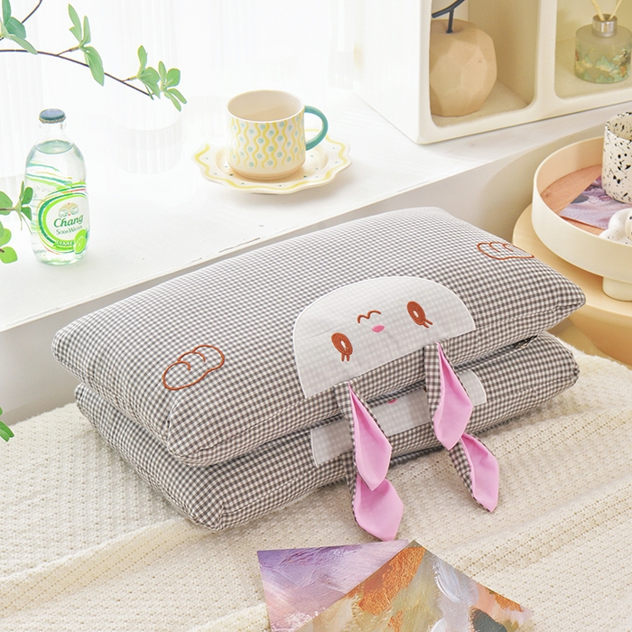 91家纺网 家纺一手货源 找家纺 织布人 2025新款荞麦枕卡通全棉水洗棉小兔子儿童枕学生枕家用荞麦枕头 全棉小兔荞麦枕-灰格