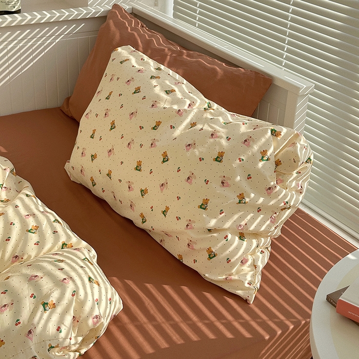 91家纺网 家纺一手货源 找家纺 尺素 2025年春夏新款全棉卡通四件套纯棉双人被套纯色床单床笠三件套儿童床上用品 樱桃小熊 深棕