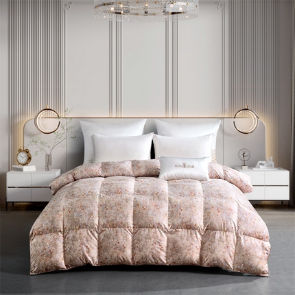 91家纺网 家纺一手货源 找家纺 御眠纺羽绒被壳 2024羽绒被壳印花糯棉静音软糯面料羽绒被壳厂家直销 小碎花粉卡其