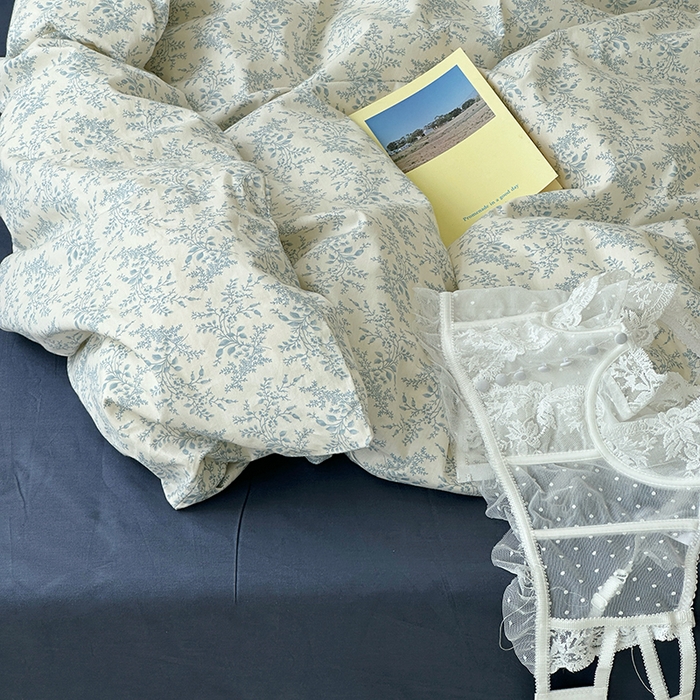 91家纺网 家纺一手货源 找家纺 尺素 2024韩国ins风少女粉被套纯棉卡通四件套小清新蝴蝶结被套240*250床单学生宿舍三件套 散文诗（藏青）