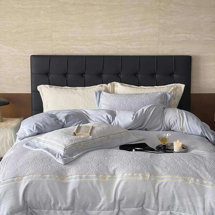 91家纺网 家纺一手货源 找家纺 MIU缪家居 2024新款雕花牛奶绒四件套-自由之蝶 自由之蝶-蓝