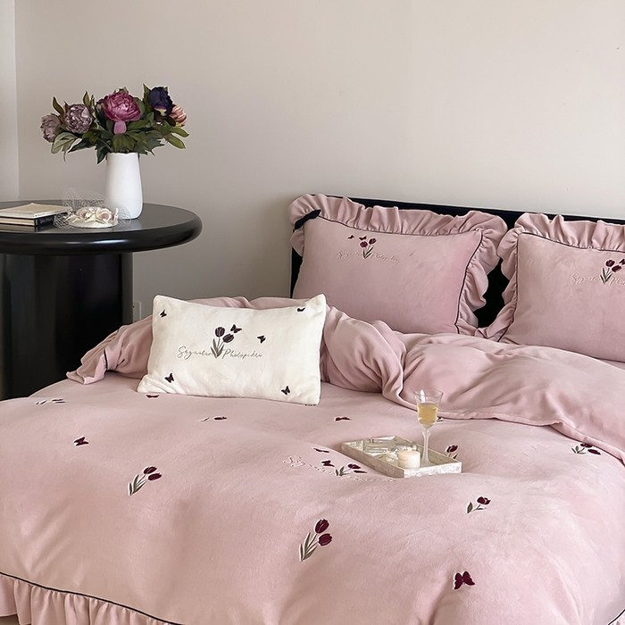 91家纺网 家纺一手货源 找家纺 MIU缪家居 2024新款厚实保暖牛奶绒四件套-挚爱 挚爱-豆沙粉