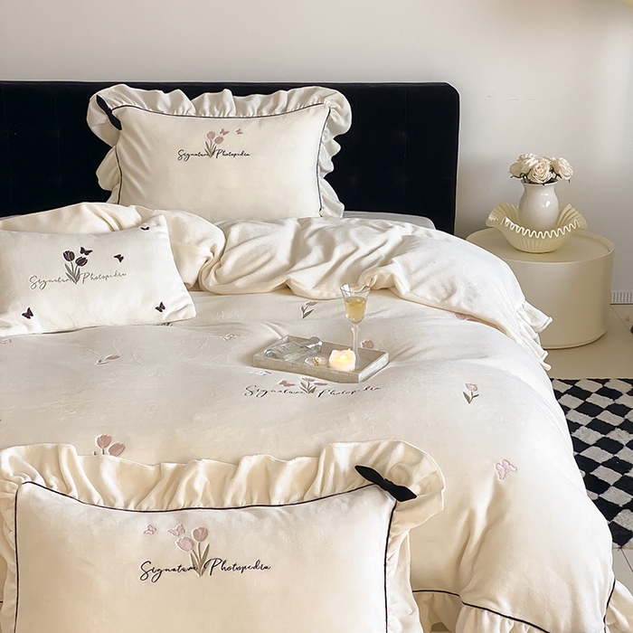 91家纺网 家纺一手货源 找家纺 MIU缪家居 2024新款厚实保暖牛奶绒四件套-挚爱 挚爱-奶奶白