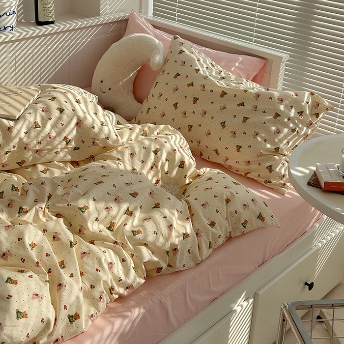 91家纺网 家纺一手货源 找家纺 尺素 2025年春夏新款全棉卡通四件套纯棉双人被套纯色床单床笠三件套儿童床上用品 樱桃小熊 裸粉