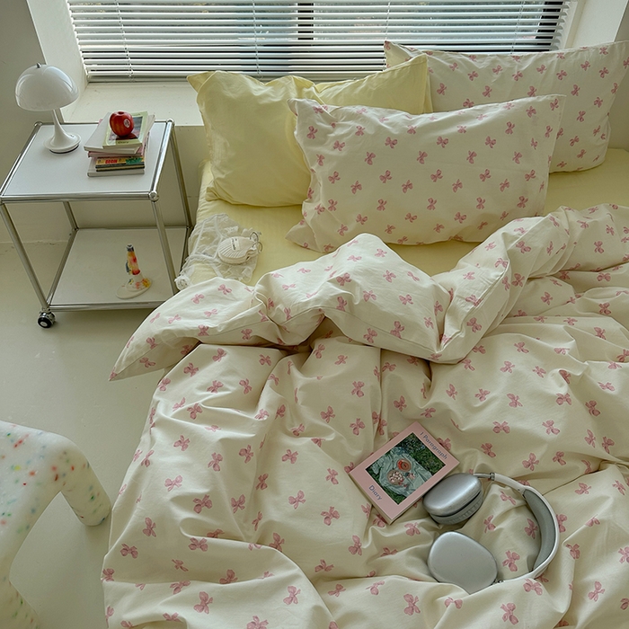 91家纺网 家纺一手货源 找家纺 尺素 2024韩国ins风少女粉被套纯棉卡通四件套小清新蝴蝶结被套240*250床单学生宿舍三件套 少女日记（浅黄）