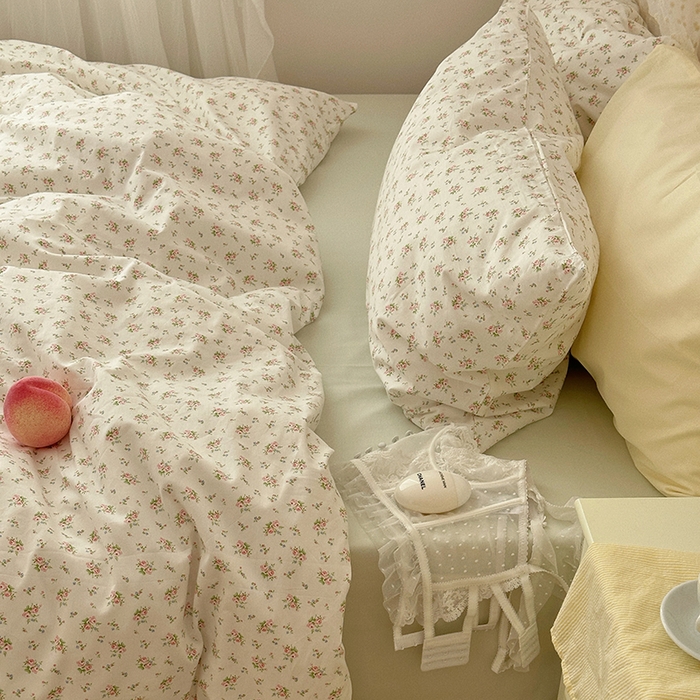 91家纺网 家纺一手货源 找家纺 尺素 2024新款韩国纯棉ins风小碎花四件套花卉田园被套纯色加大床单1.8床笠混搭风纯色印花枕套 花迹（冰沙绿）