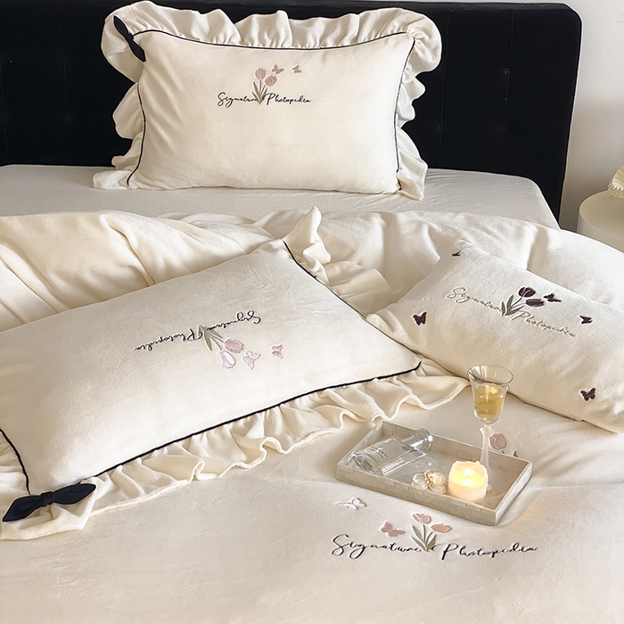 91家纺网 家纺一手货源 找家纺 MIU缪家居 2024新款厚实保暖牛奶绒四件套-挚爱 挚爱-奶奶白