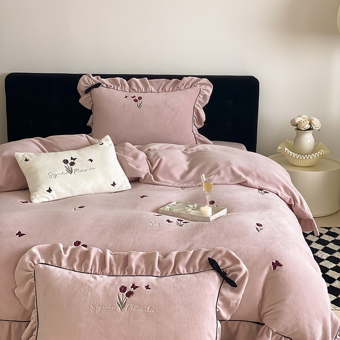 91家纺网 家纺一手货源 找家纺 （总）MIU缪家居 2024新款厚实保暖牛奶绒四件套-挚爱