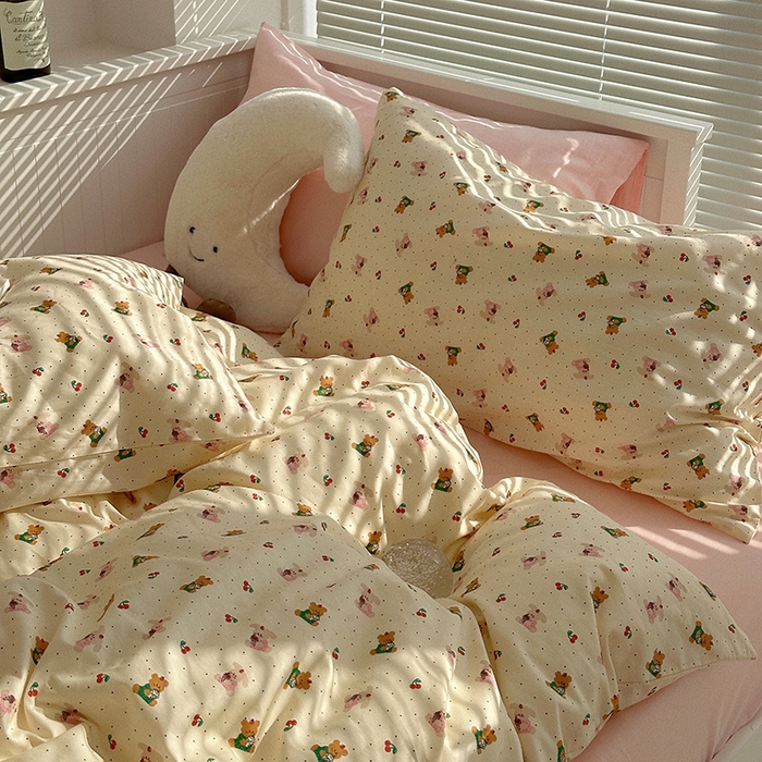 91家纺网 家纺一手货源 找家纺 尺素 2025年春夏新款全棉卡通四件套纯棉双人被套纯色床单床笠三件套儿童床上用品 樱桃小熊 裸粉