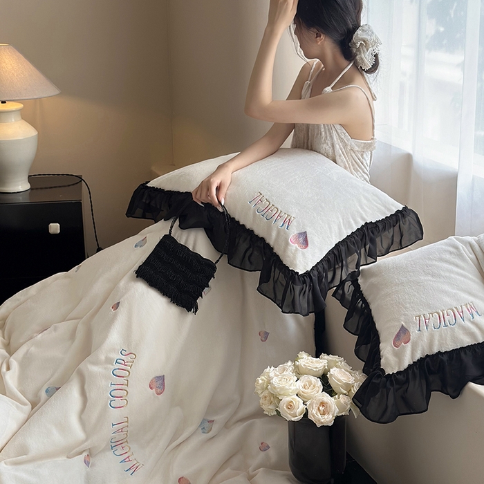 91家纺网 家纺一手货源 找家纺 MIU缪家居 2024新款加厚牛奶绒四件套-魔法之旅 魔法之旅-乳白