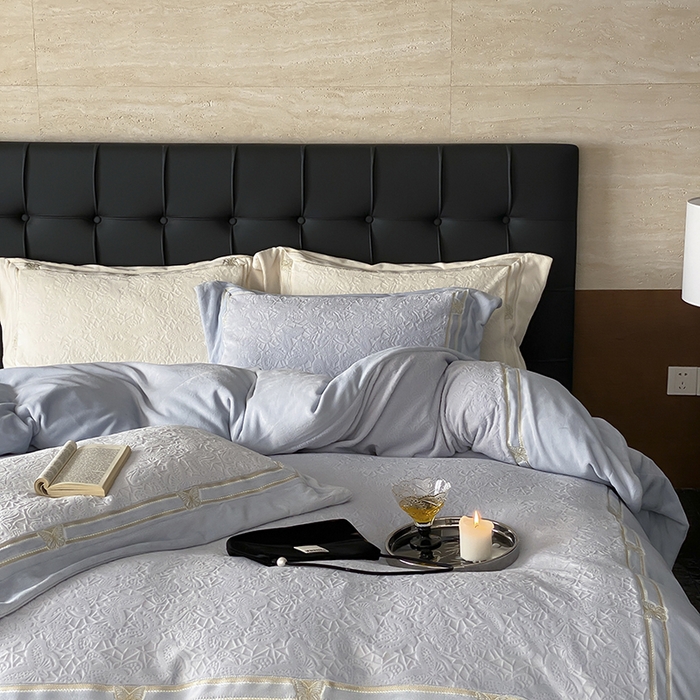 91家纺网 家纺一手货源 找家纺 MIU缪家居 2024新款雕花牛奶绒四件套-自由之蝶 自由之蝶-蓝