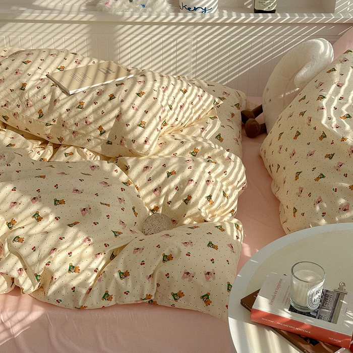 91家纺网 家纺一手货源 找家纺 尺素 2025年春夏新款全棉卡通四件套纯棉双人被套纯色床单床笠三件套儿童床上用品 樱桃小熊 裸粉