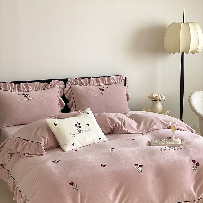 91家纺网 家纺一手货源 找家纺 MIU缪家居 2024新款厚实保暖牛奶绒四件套-挚爱 挚爱-豆沙粉