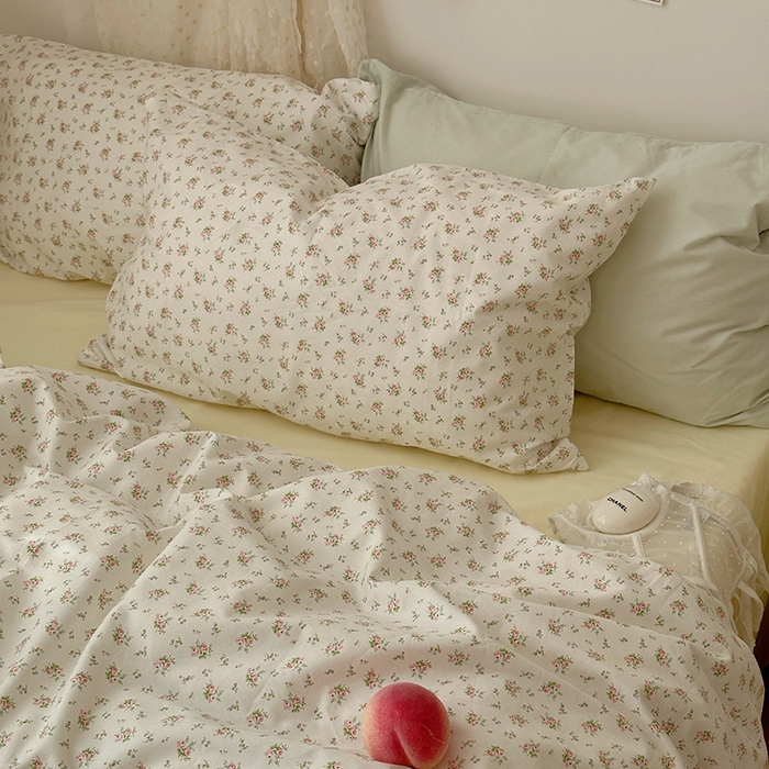 91家纺网 家纺一手货源 找家纺 尺素 2024新款韩国纯棉ins风小碎花四件套花卉田园被套纯色加大床单1.8床笠混搭风纯色印花枕套 花迹（奶黄）