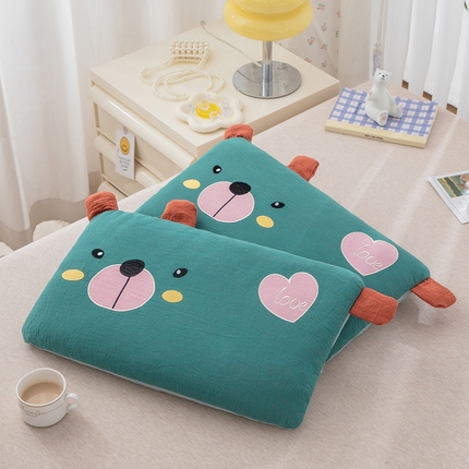 91家纺网 家纺一手货源 找家纺 织布人 2024新款荞麦枕儿童学生卡通全棉双层纱萌萌熊枕套+荞麦枕芯 双层纱萌萌熊荞麦枕-绿色