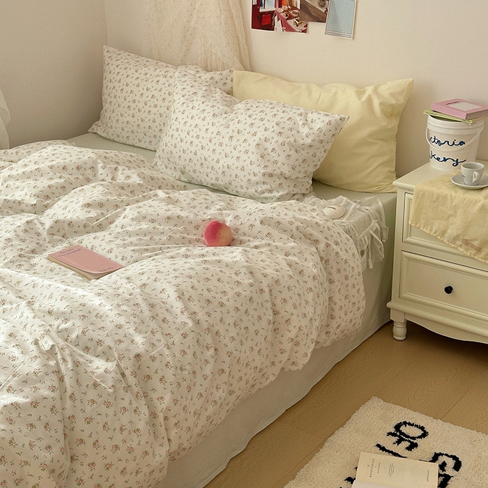 91家纺网 家纺一手货源 找家纺 尺素 2024新款韩国纯棉ins风小碎花四件套花卉田园被套纯色加大床单1.8床笠混搭风纯色印花枕套 花迹（冰沙绿）