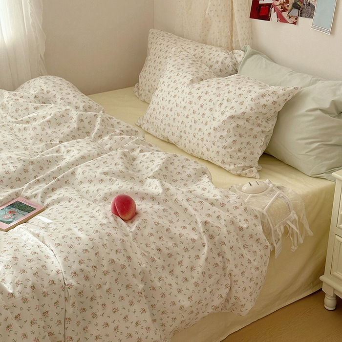 91家纺网 家纺一手货源 找家纺 尺素 2024新款韩国纯棉ins风小碎花四件套花卉田园被套纯色加大床单1.8床笠混搭风纯色印花枕套 花迹（奶黄）