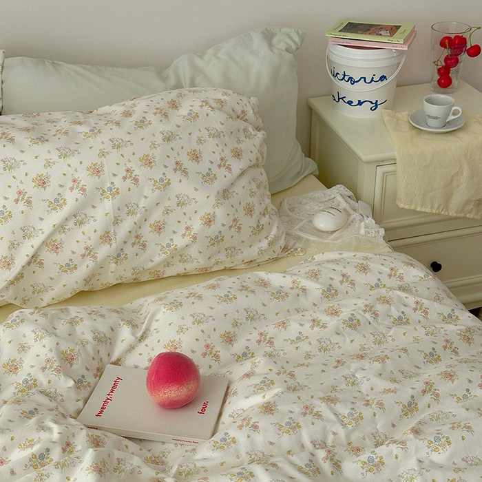 91家纺网 家纺一手货源 找家纺 尺素 2024新款韩国纯棉ins风小碎花四件套花卉田园被套纯色加大床单1.8床笠混搭风纯色印花枕套 春野（奶黄）