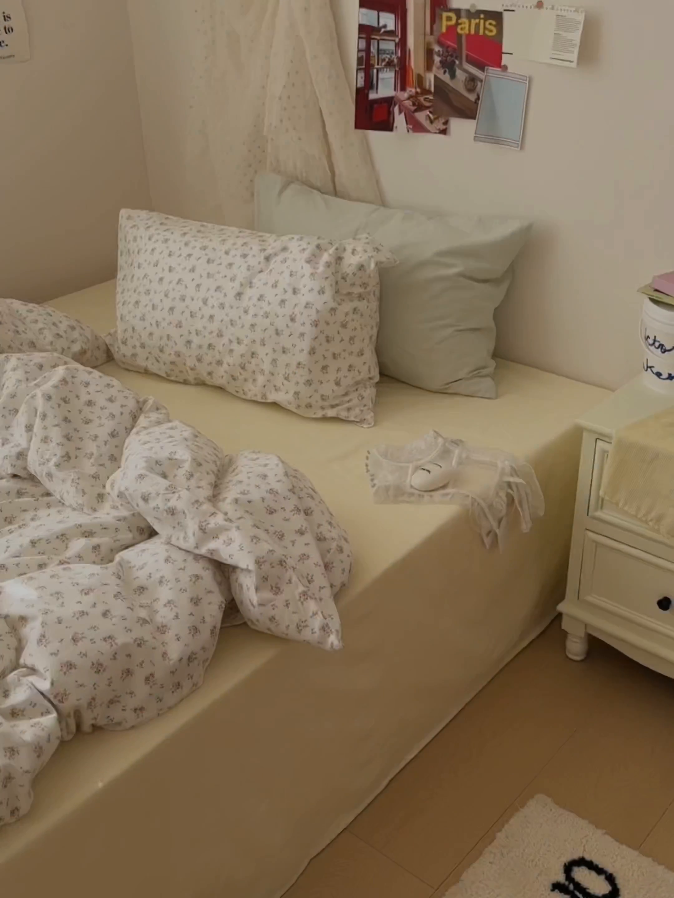 91家纺网 家纺一手货源 找家纺 尺素 2024新款韩国纯棉ins风小碎花四件套花卉田园被套纯色加大床单1.8床笠混搭风纯色印花枕套 花迹（奶黄）