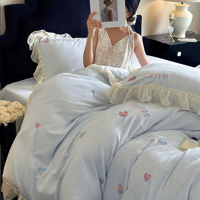 91家纺网 家纺一手货源 找家纺 MIU缪家居 2024新款加厚牛奶绒四件套-魔法之旅 魔法之旅-幻蓝