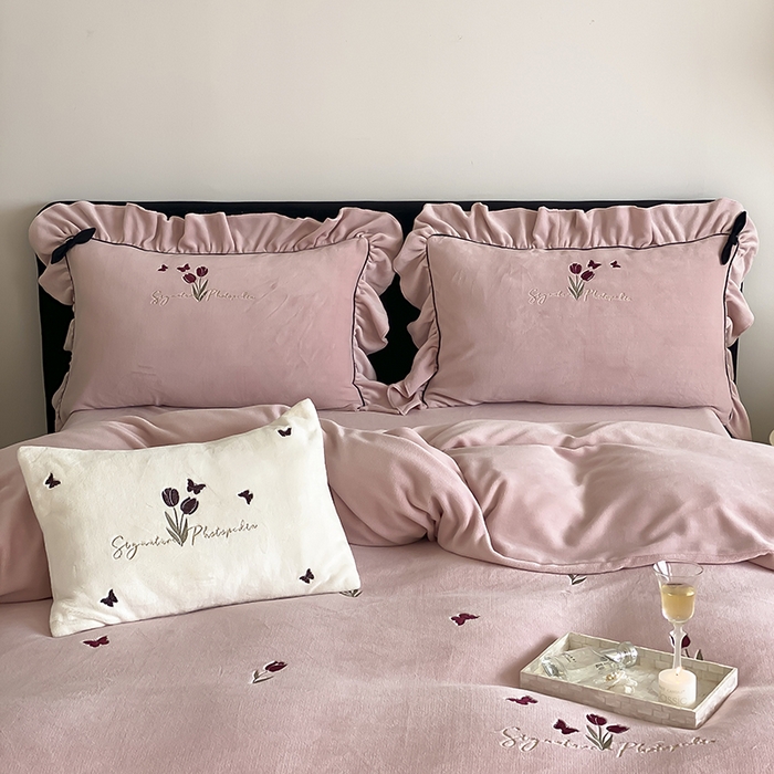 91家纺网 家纺一手货源 找家纺 MIU缪家居 2024新款厚实保暖牛奶绒四件套-挚爱 挚爱-豆沙粉