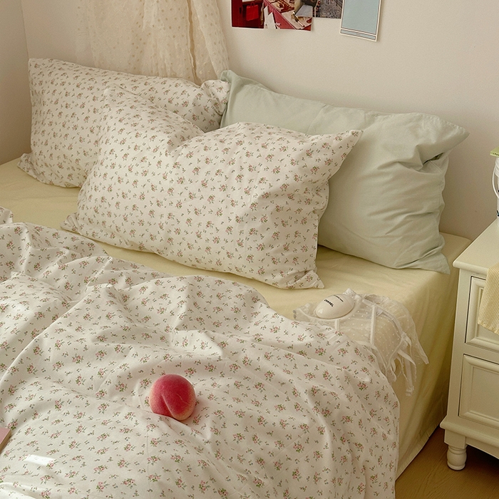 91家纺网 家纺一手货源 找家纺 尺素 2024新款韩国纯棉ins风小碎花四件套花卉田园被套纯色加大床单1.8床笠混搭风纯色印花枕套 花迹（奶黄）