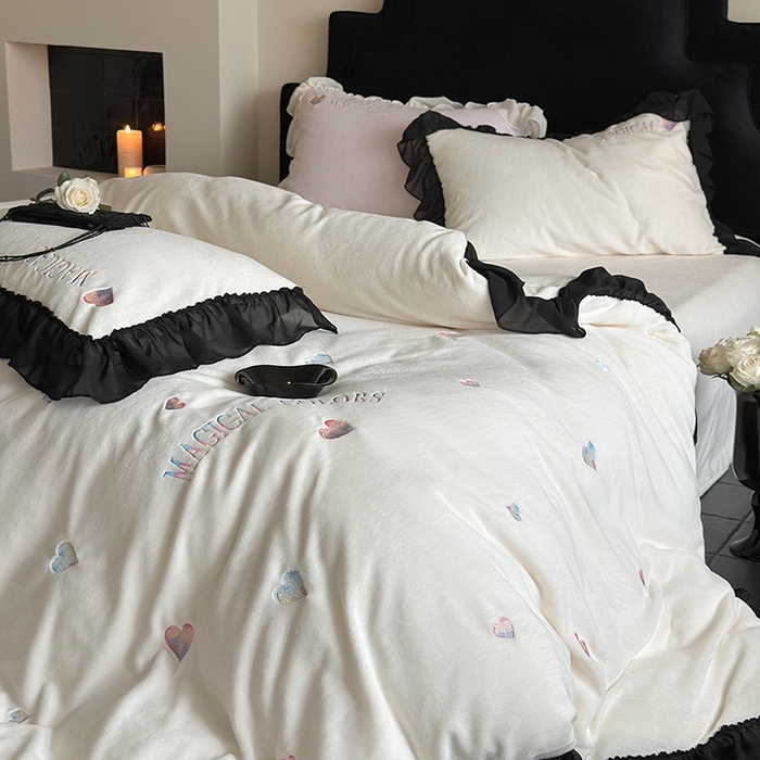 91家纺网 家纺一手货源 找家纺 MIU缪家居 2024新款加厚牛奶绒四件套-魔法之旅 魔法之旅-乳白