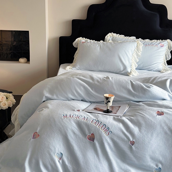 91家纺网 家纺一手货源 找家纺 MIU缪家居 2024新款加厚牛奶绒四件套-魔法之旅 魔法之旅-幻蓝