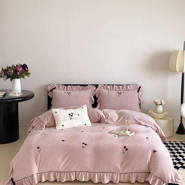 91家纺网 家纺一手货源 找家纺 （总）MIU缪家居 2024新款厚实保暖牛奶绒四件套-挚爱