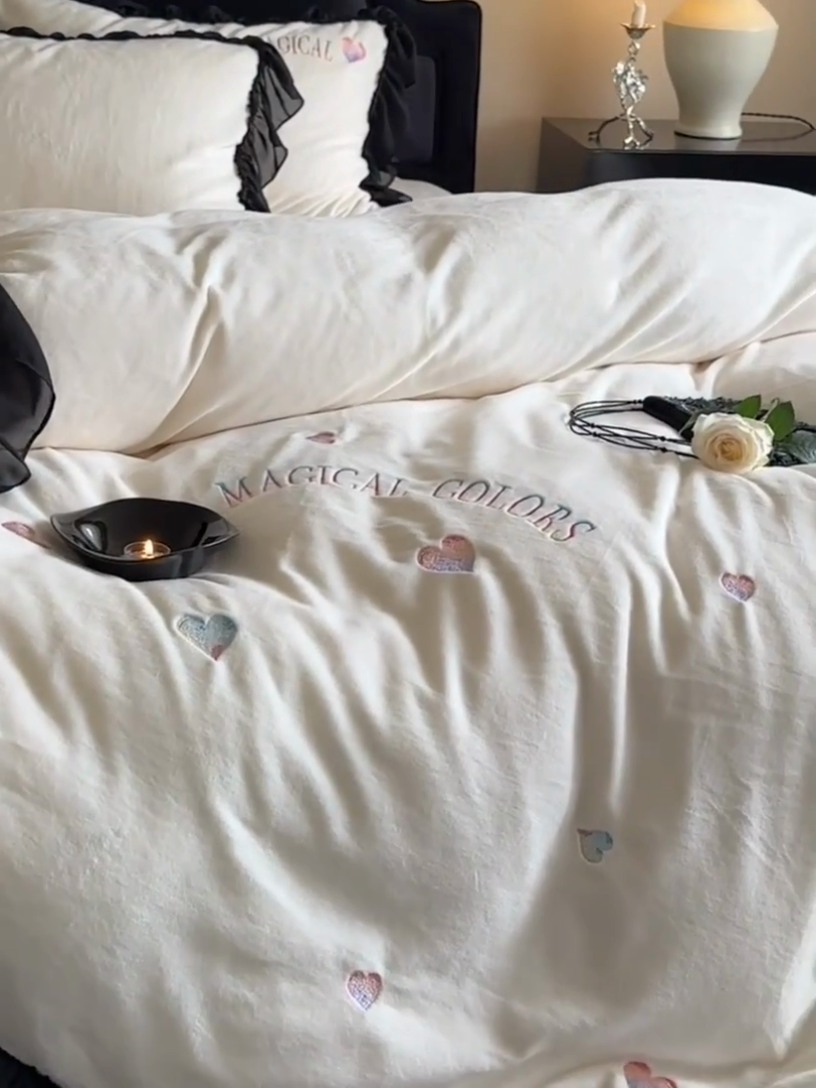 91家纺网 家纺一手货源 找家纺 MIU缪家居 2024新款加厚牛奶绒四件套-魔法之旅 魔法之旅-乳白