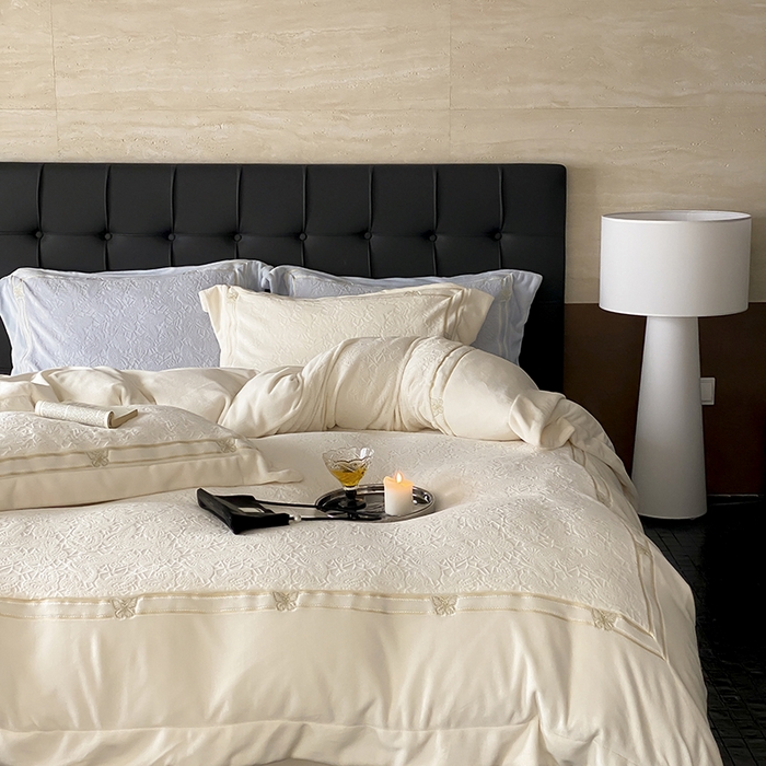 91家纺网 家纺一手货源 找家纺 MIU缪家居 2024新款雕花牛奶绒四件套-自由之蝶 自由之蝶-奶白