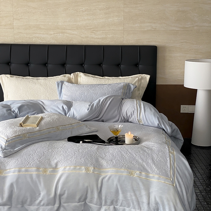 91家纺网 家纺一手货源 找家纺 MIU缪家居 2024新款雕花牛奶绒四件套-自由之蝶 自由之蝶-蓝