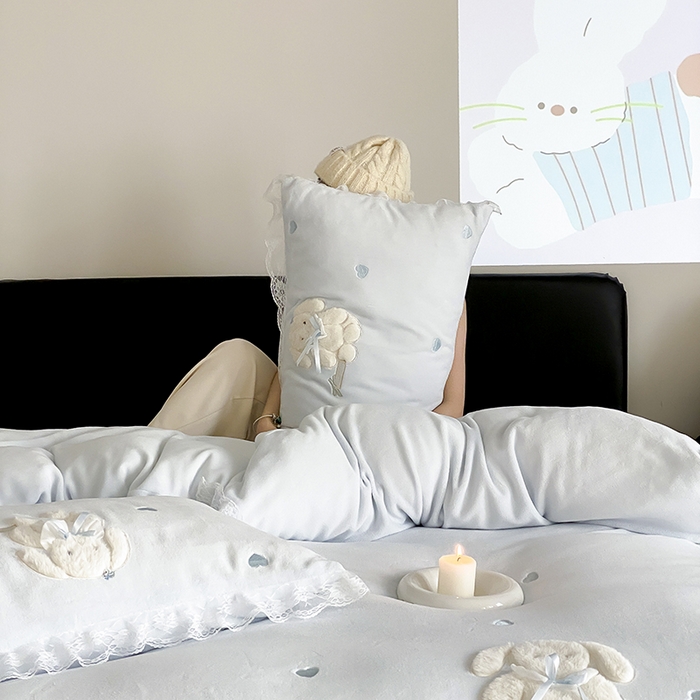 91家纺网 家纺一手货源 找家纺 MIU缪家居 2024新款加厚牛奶绒四件套-伽百利-风格一 伽百利-蓝色