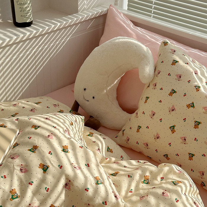 91家纺网 家纺一手货源 找家纺 尺素 2025年春夏新款全棉卡通四件套纯棉双人被套纯色床单床笠三件套儿童床上用品 樱桃小熊 裸粉