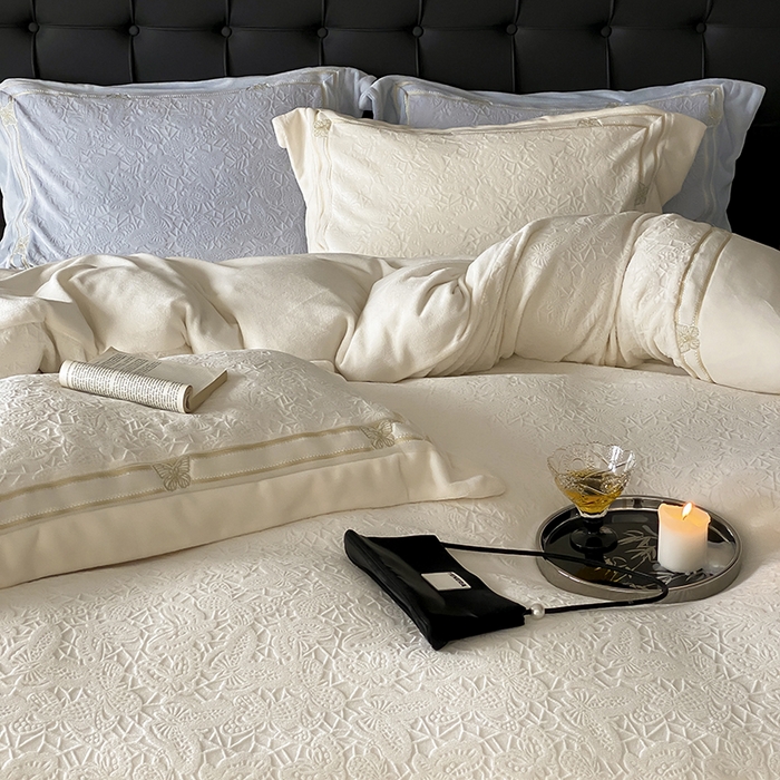 91家纺网 家纺一手货源 找家纺 MIU缪家居 2024新款雕花牛奶绒四件套-自由之蝶 自由之蝶-奶白