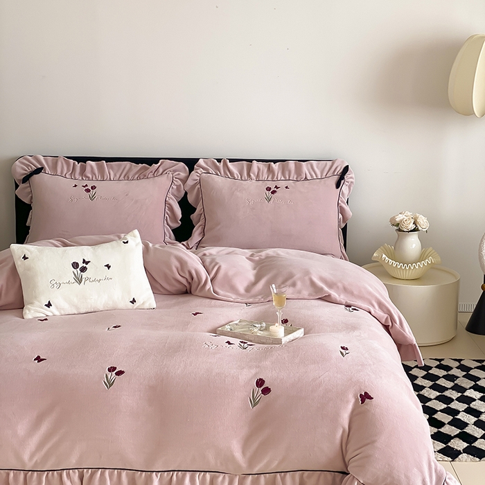 91家纺网 家纺一手货源 找家纺 MIU缪家居 2024新款厚实保暖牛奶绒四件套-挚爱 挚爱-豆沙粉