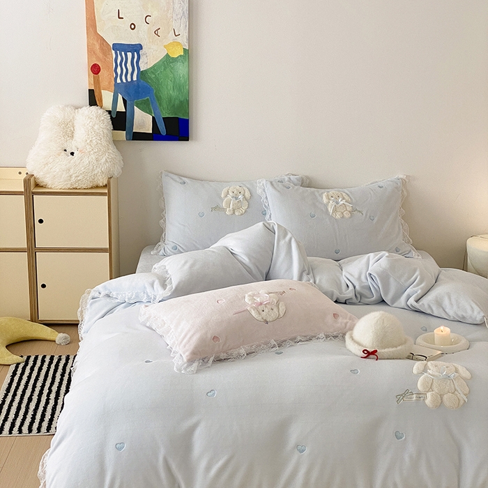 91家纺网 家纺一手货源 找家纺 MIU缪家居 2024新款加厚牛奶绒四件套-伽百利-风格二 伽百利-蓝色