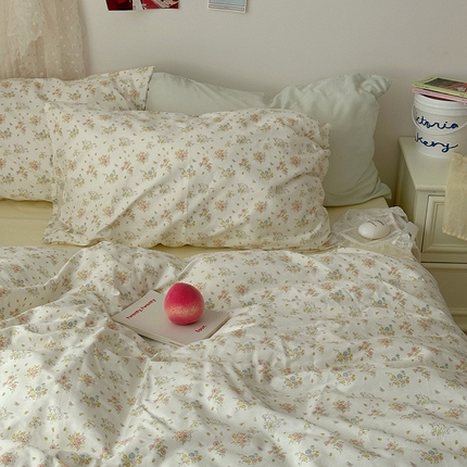 91家纺网 家纺一手货源 找家纺 尺素 2024新款韩国纯棉ins风小碎花四件套花卉田园被套纯色加大床单1.8床笠混搭风纯色印花枕套 春野（奶黄）