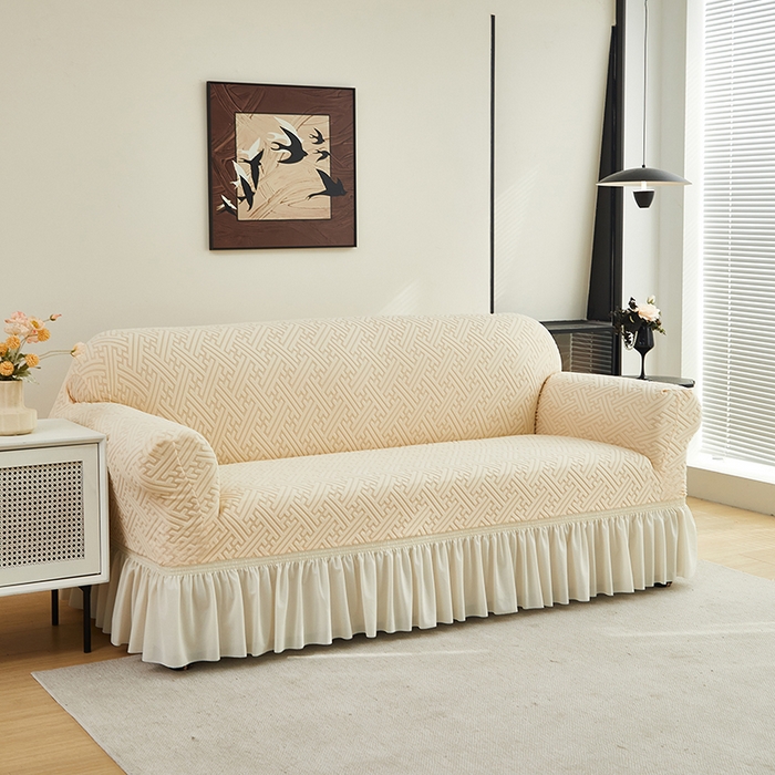 91家纺网 家纺一手货源 找家纺 共鸣沙发套 2024新款拉绒提花系列沙发套（裙摆款） 拉绒米黄