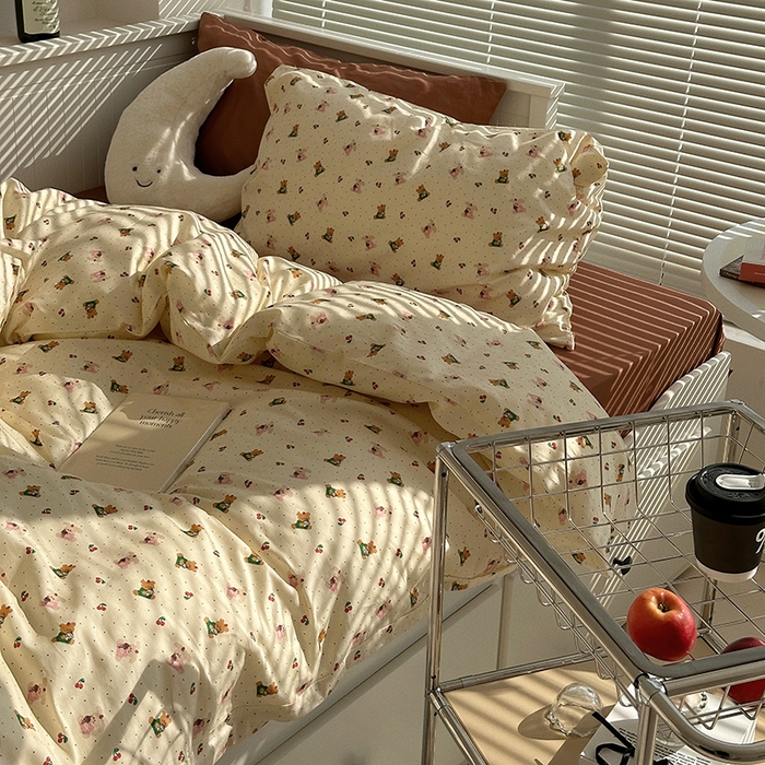 91家纺网 家纺一手货源 找家纺 尺素 2025年春夏新款全棉卡通四件套纯棉双人被套纯色床单床笠三件套儿童床上用品 樱桃小熊 深棕